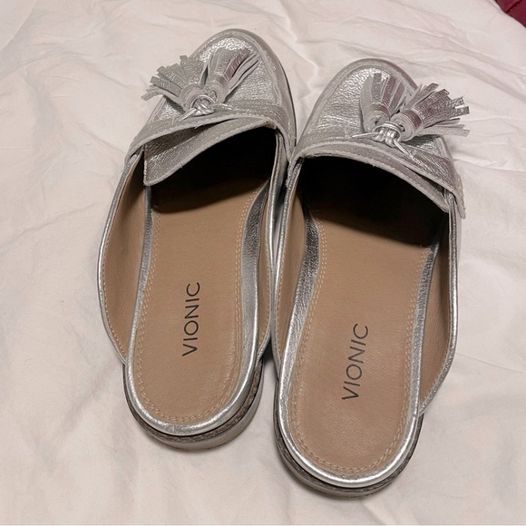 Vionic Raegan Mules - Picture 2 of 3